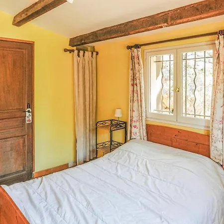 6 Bedroom In