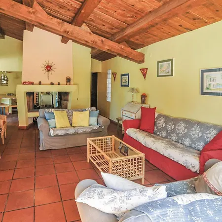 6 Bedroom In * Aups